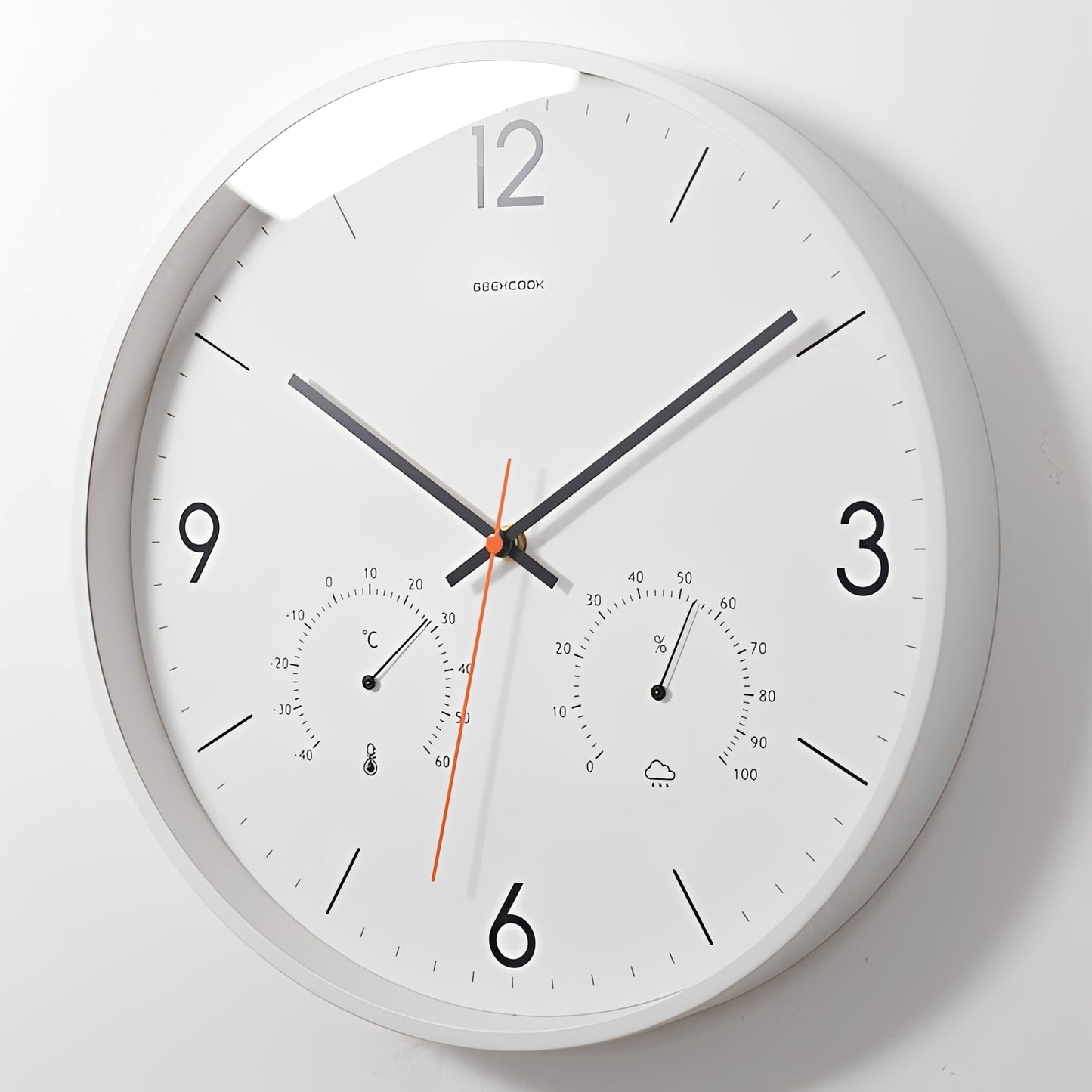 Kjell – Schlichte Nordische Wanduhr