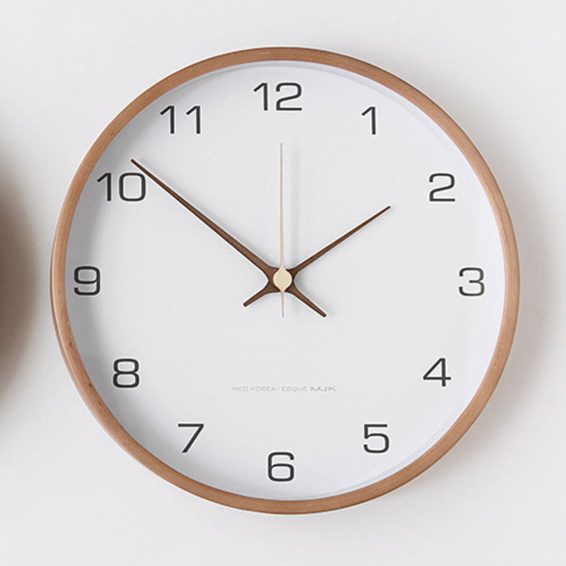 Auron – Minimalistische Holzwanduhr mit Quarzwerk und stilvollem Design