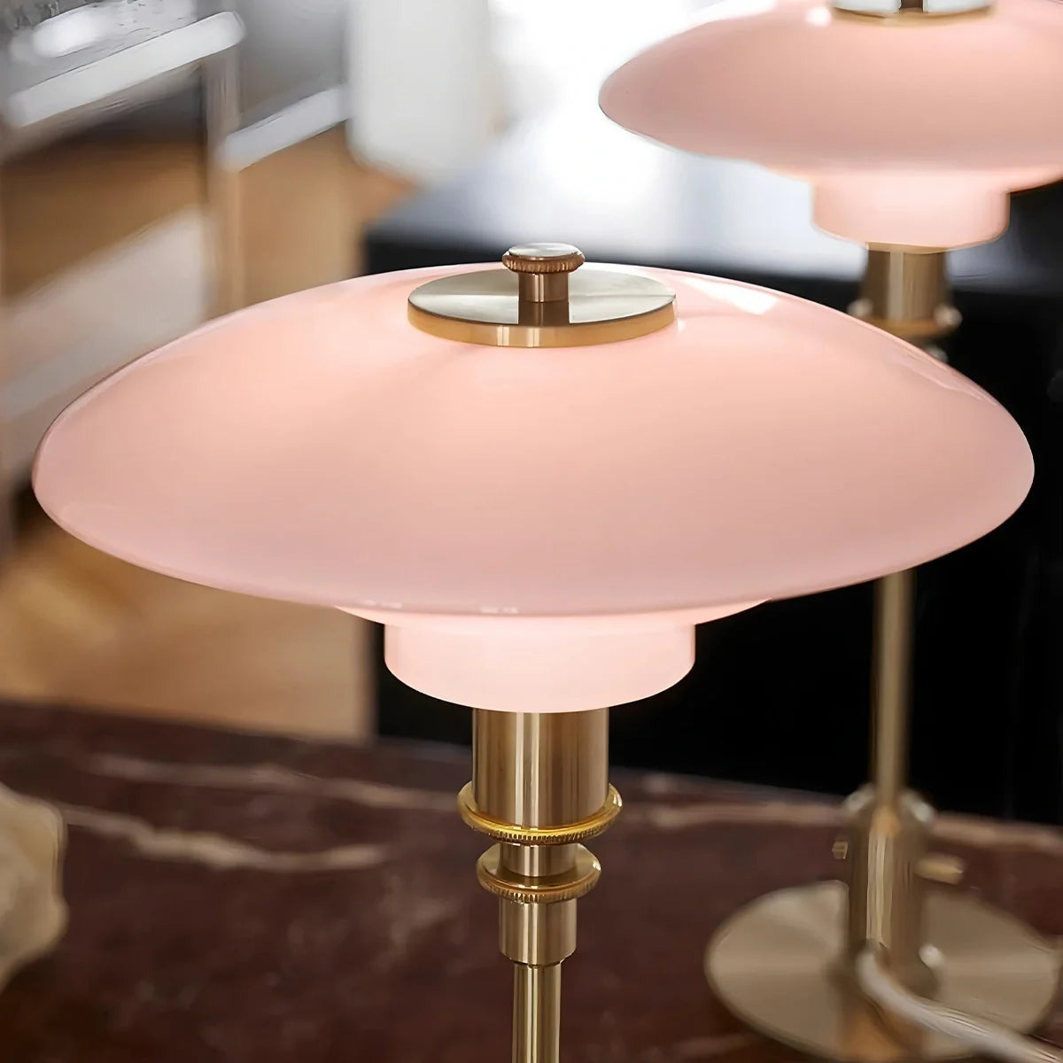 Akemi – Künstlerische Glas Tischlampe