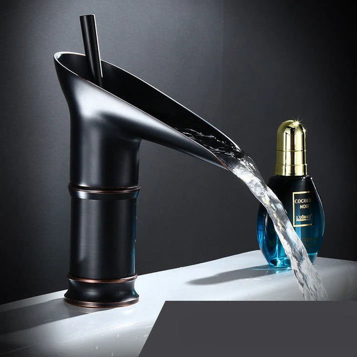 Mirelia – Retro Wasserfallarmatur