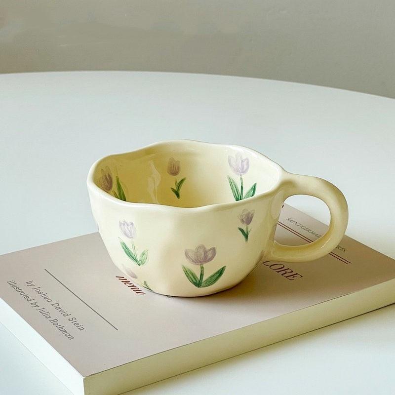 BloomSip – Keramikbecher mit floraler Kirschdeko