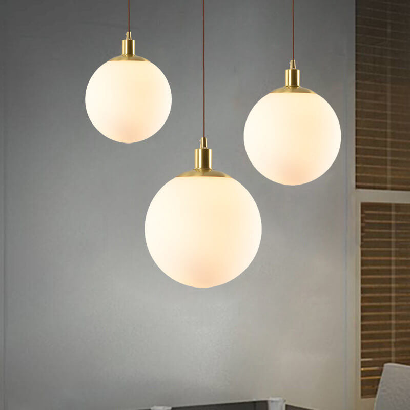 Toshi – Nordischer Glas-Kronleuchter in Kugelform
