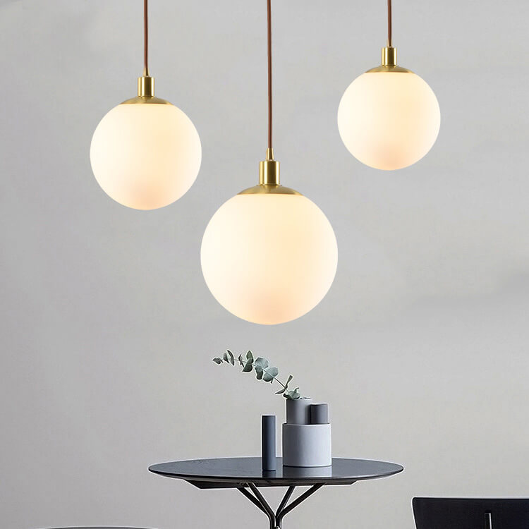 Toshi – Nordischer Glas-Kronleuchter in Kugelform