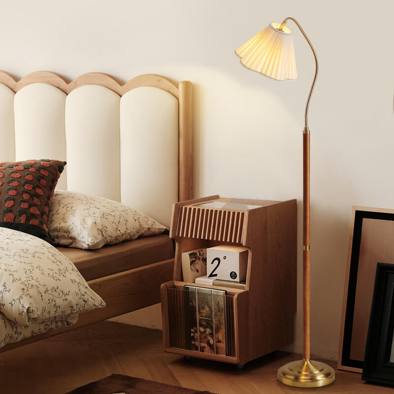 Leandro – Massivholz Stehlampe