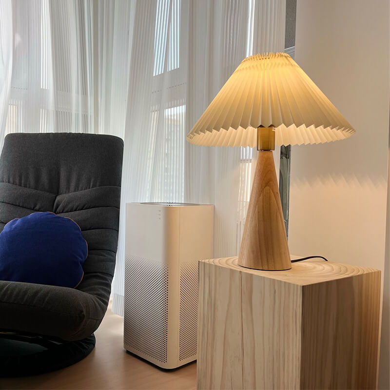 Emilia – Japanische Faltbare Holz LED Tischlampe