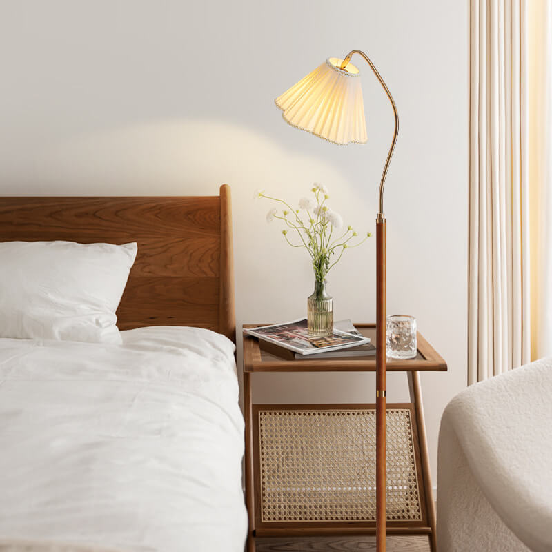 Leandro – Massivholz Stehlampe