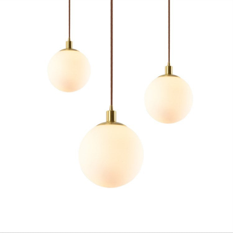 Toshi – Nordischer Glas-Kronleuchter in Kugelform