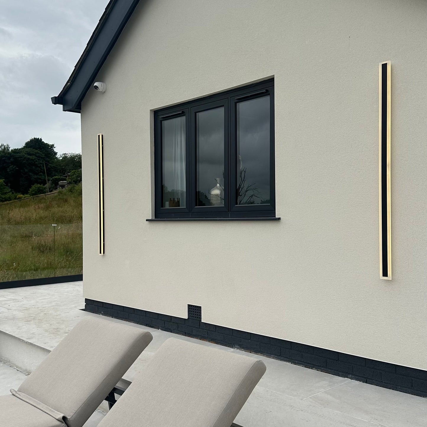 Stria – Minimalistische LED-Außenwandleuchte