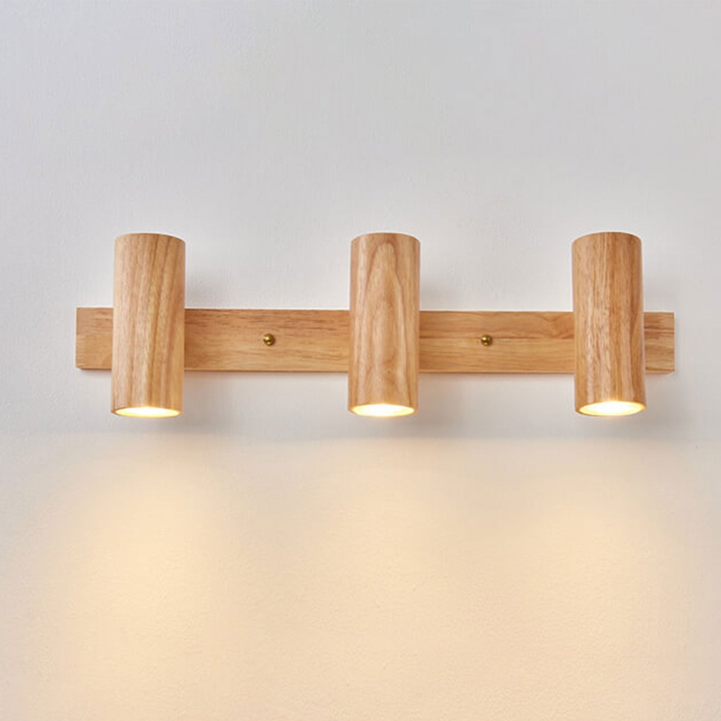 Nolan – Moderne Holz-Wandleuchte