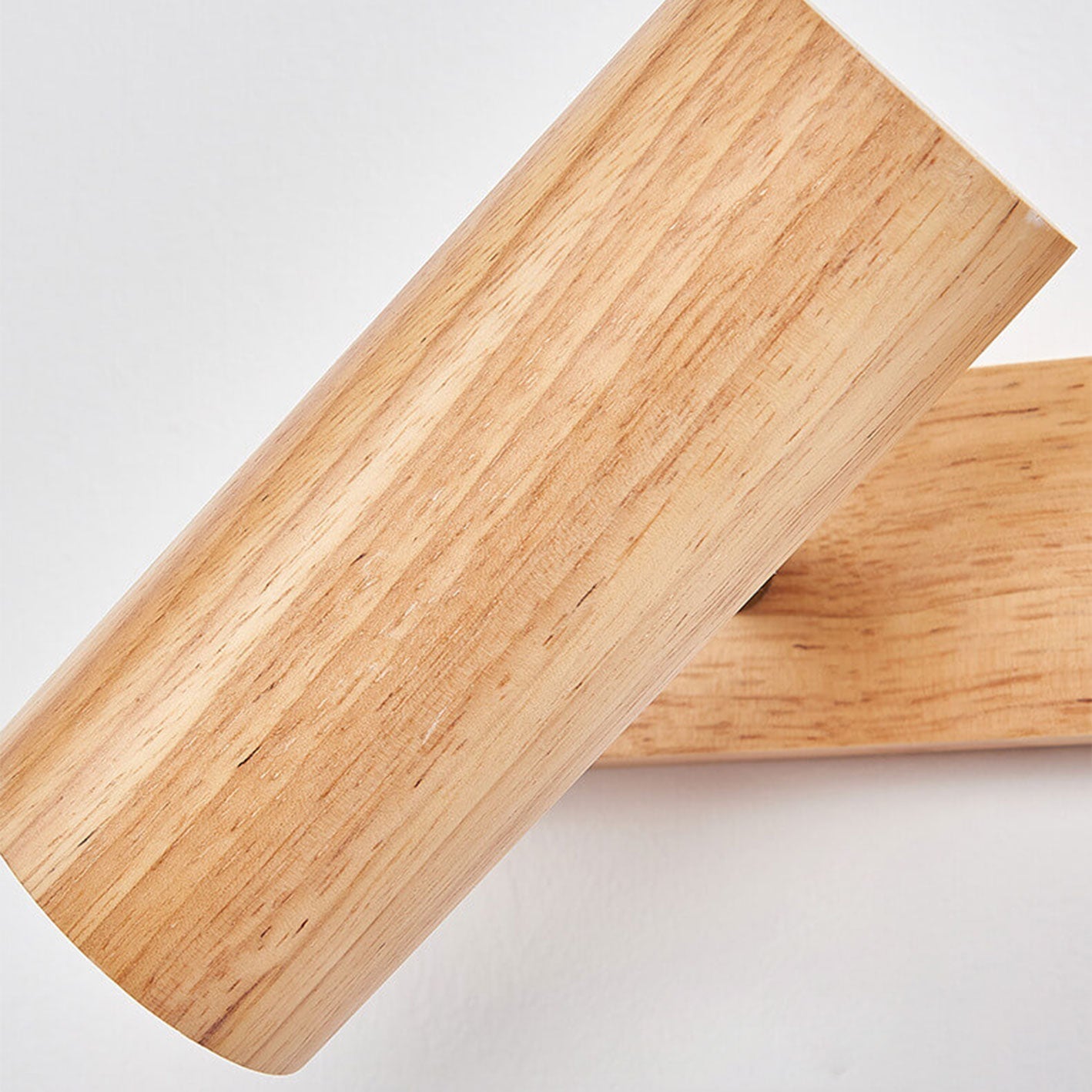 Nolan – Moderne Holz-Wandleuchte