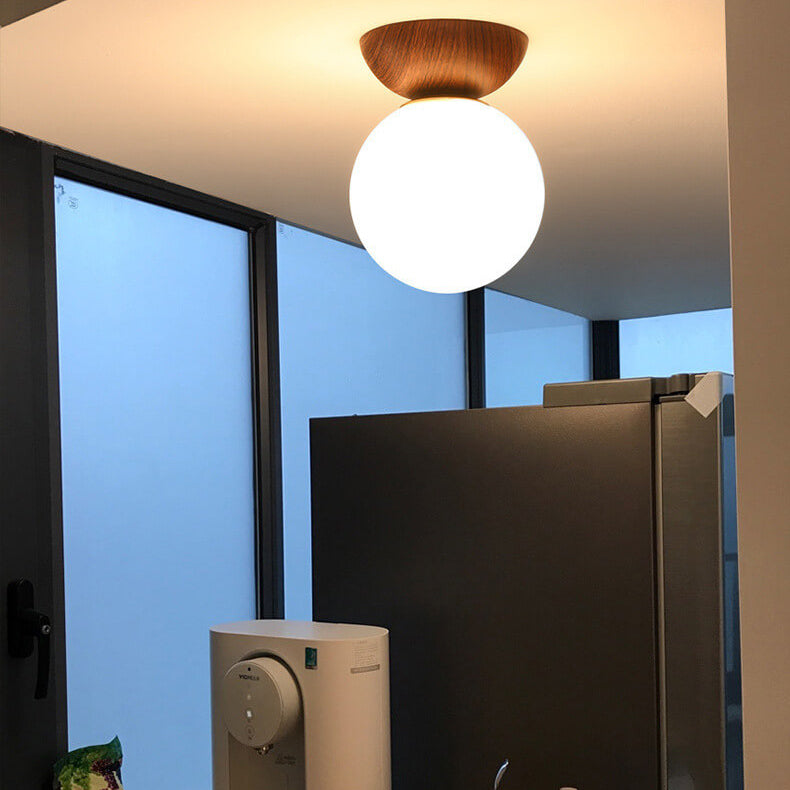 Nivara – Moderne Deckenlampe aus Holz