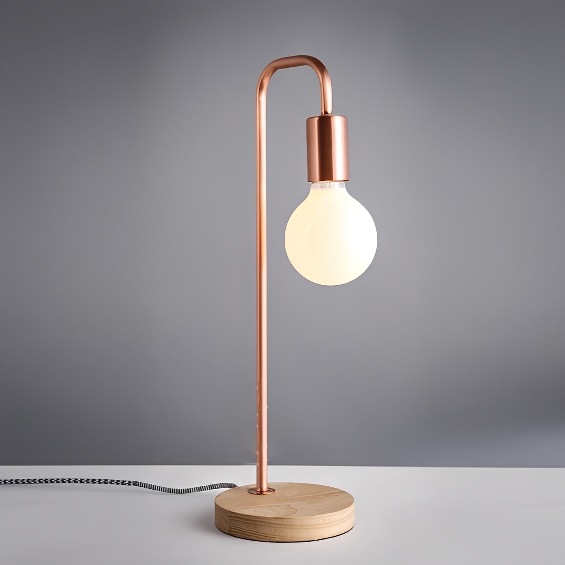 Arvid – Retro Moderne Tischlampe