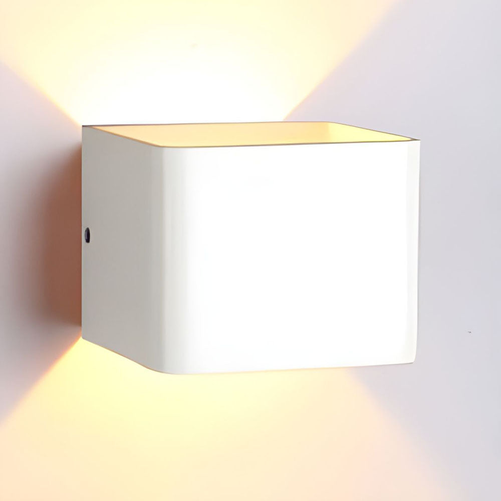 Marek – Minimalistische Bett-Wandleuchte