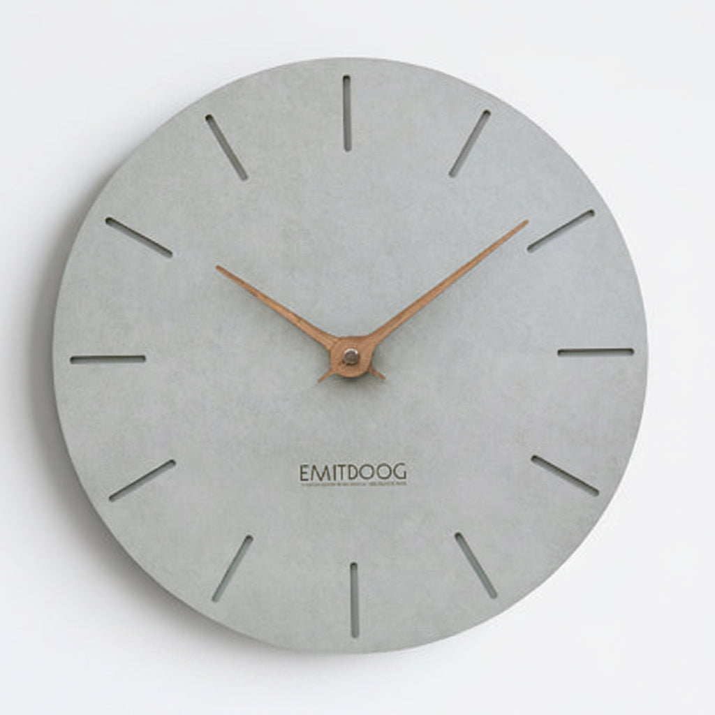 Skye – Graue Nordische Wanduhr