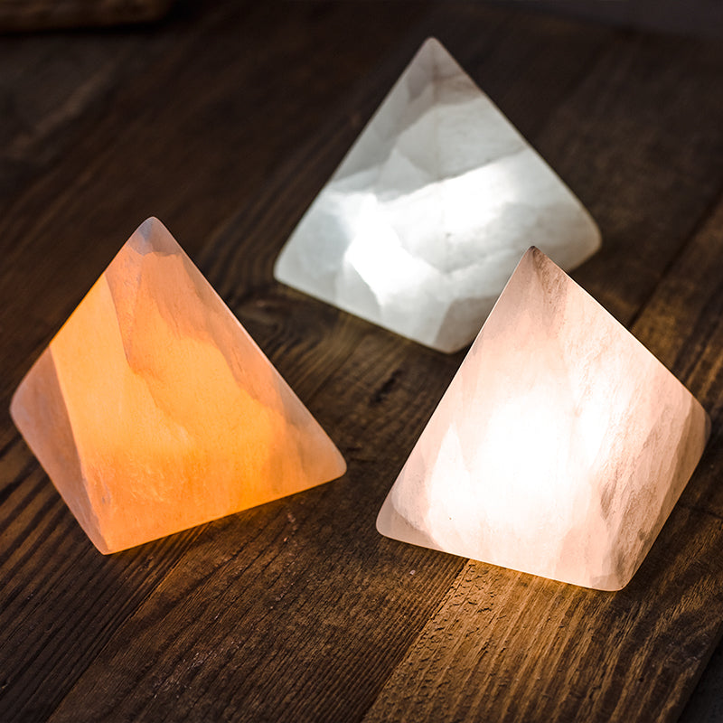 Astra – Naturstein-Pyramidenlampe