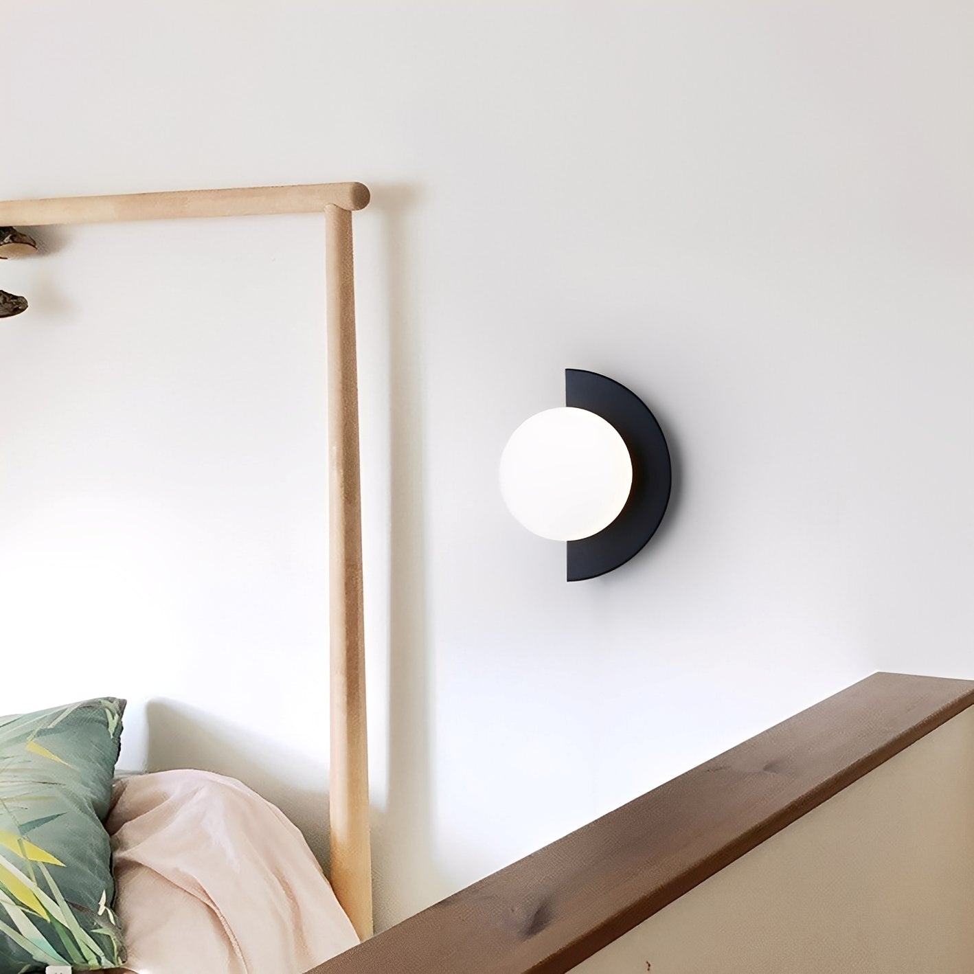 Lia – Bunte Wandlampe für Akzentwände