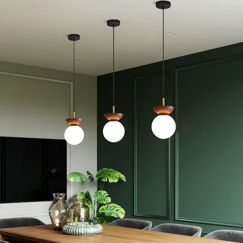 Nivara – Moderne Deckenlampe aus Holz