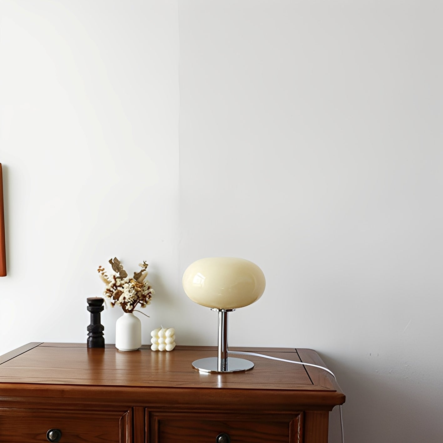Evelyn – Vintage Cremeglas Tischlampe