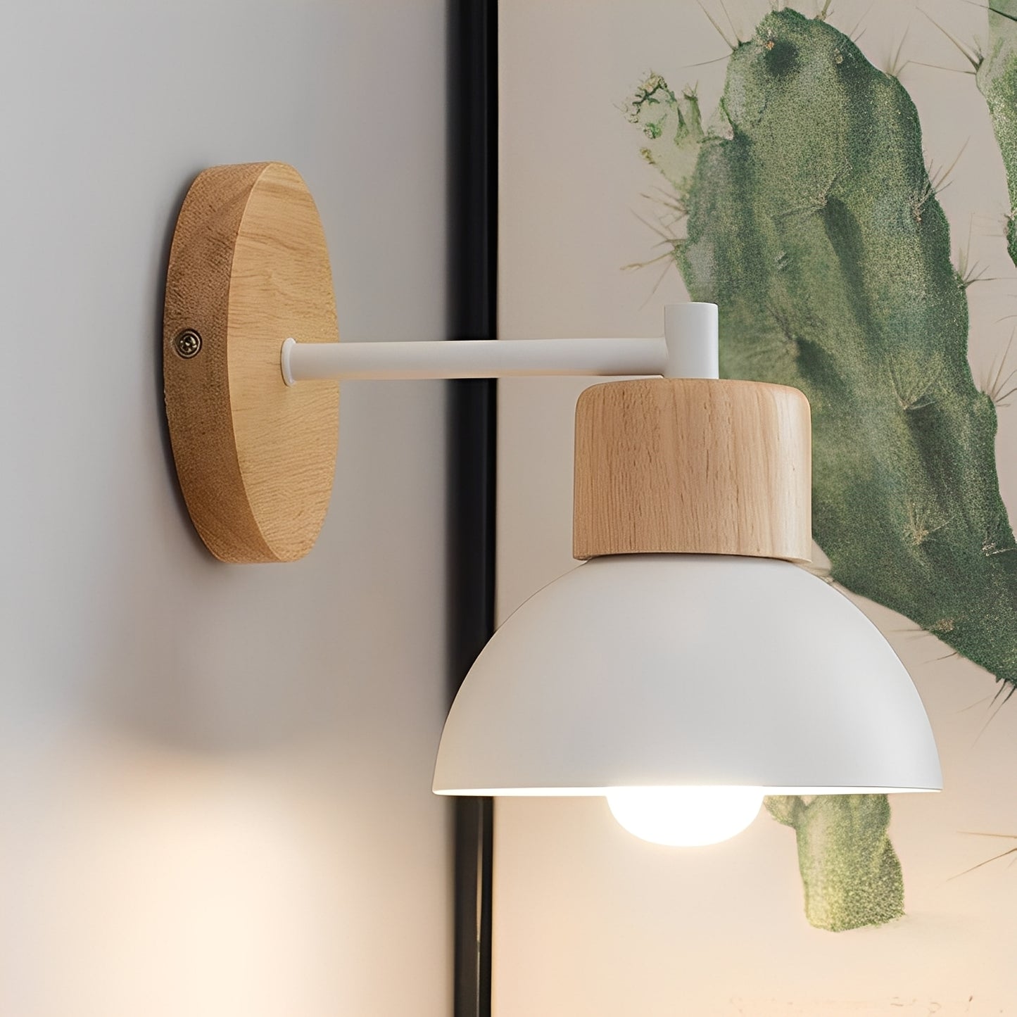 Elian – Halbrunde Holz-Wandlampe