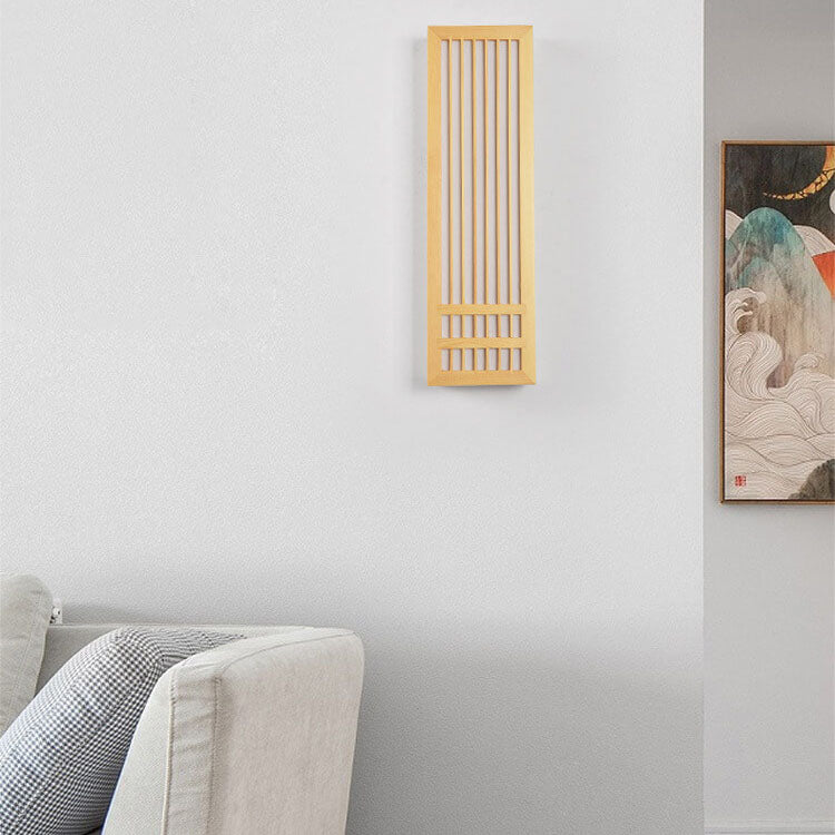 Hana – Schlichte Wandleuchte aus Massivholz