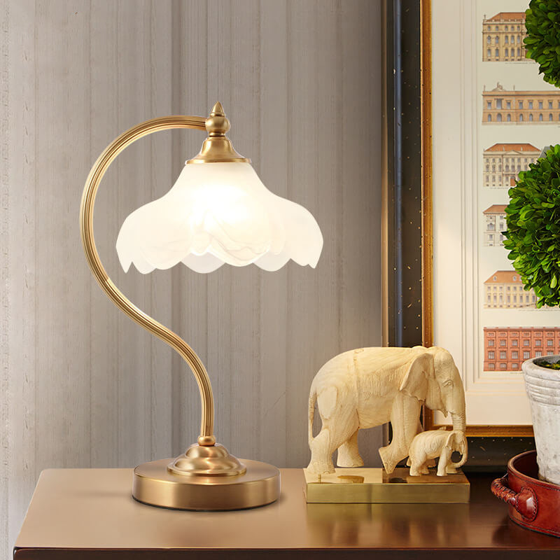 Maribel – Vintage Messing und Glas Blüten-Tischlampe