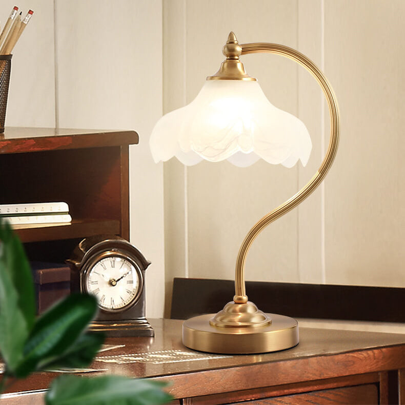 Maribel – Vintage Messing und Glas Blüten-Tischlampe