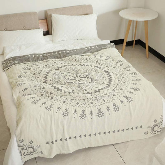 Malte – Tagesdecke mit beigem und grauem Muster