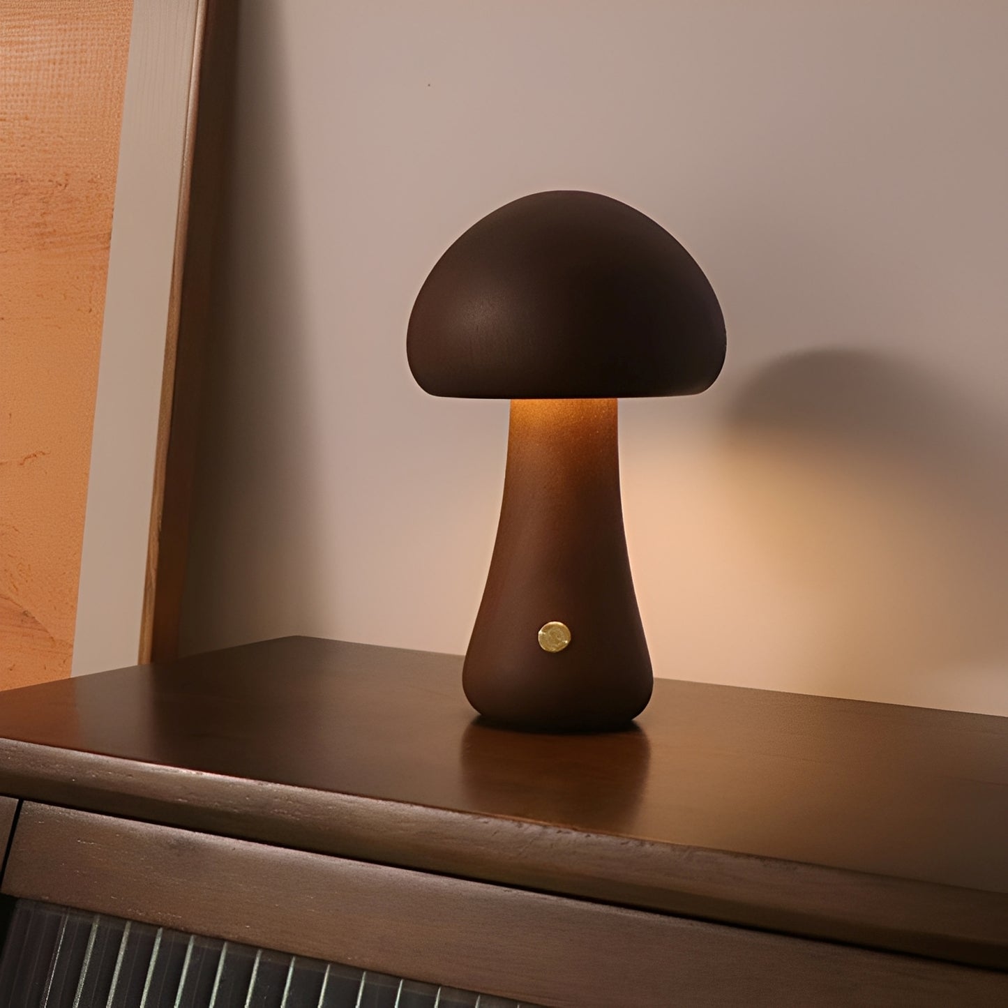Grace – LED-Nachttischlampe in Pilzform aus Holz