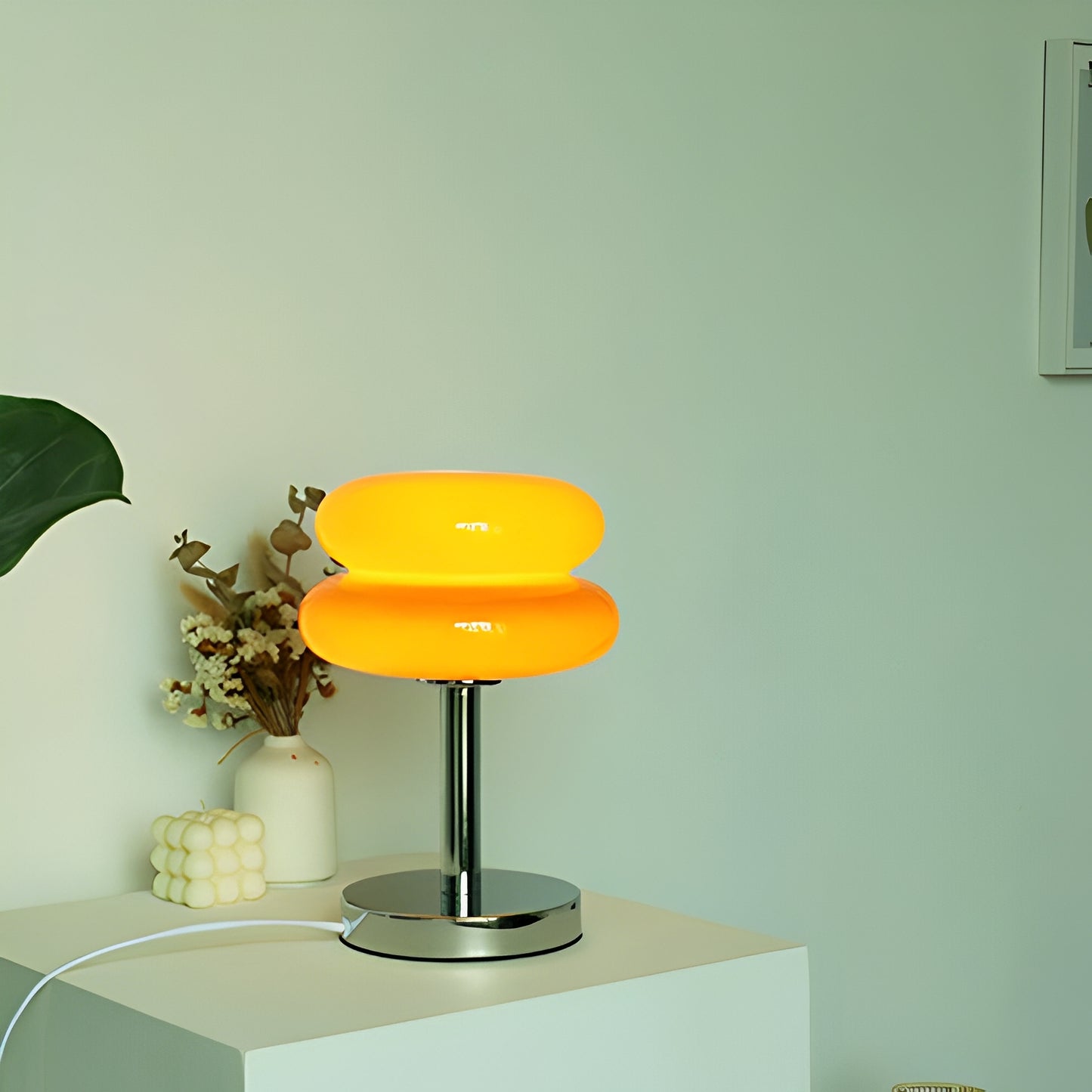 Miyu – Dekorative Glaslampe im Cream-Stil
