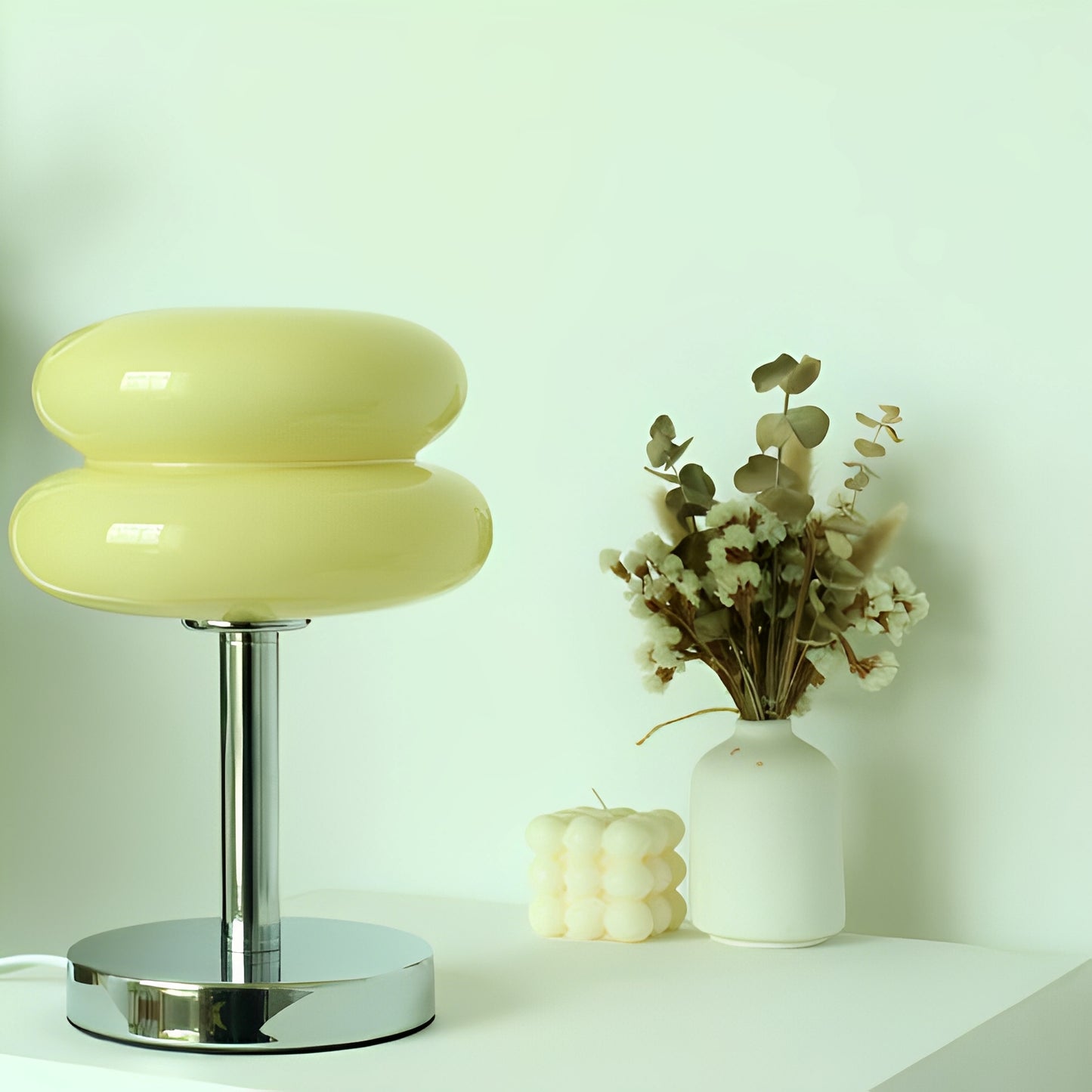 Miyu – Dekorative Glaslampe im Cream-Stil