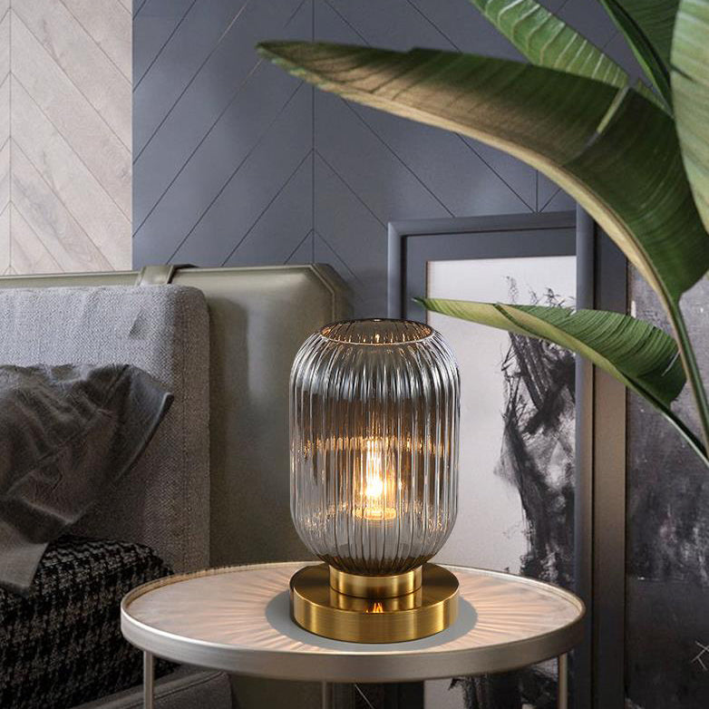 Nerida – Nordische Glas-Oval Tischlampe