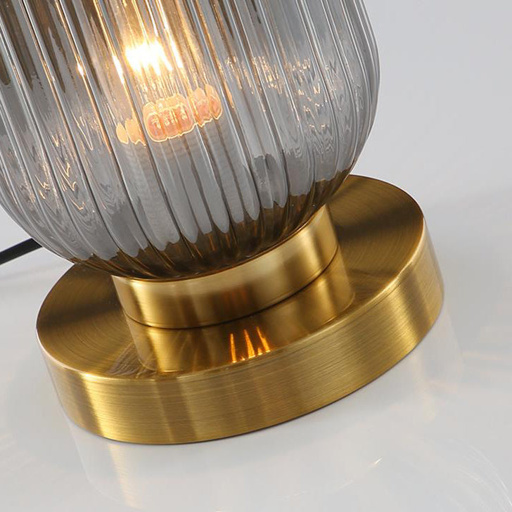 Nerida – Nordische Glas-Oval Tischlampe