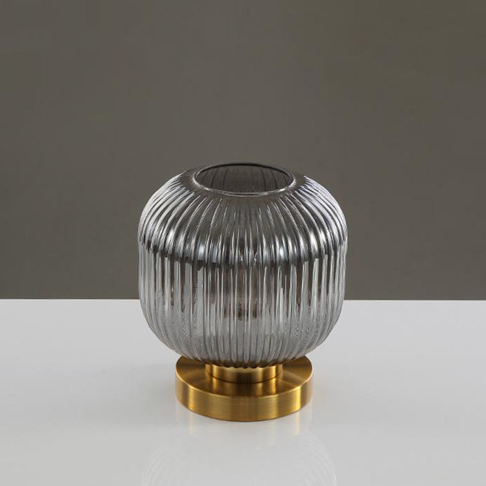 Nerida – Nordische Glas-Oval Tischlampe