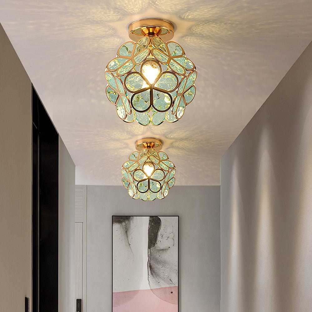 FloriShine – Glasleuchte mit floralem Akzent für Flure