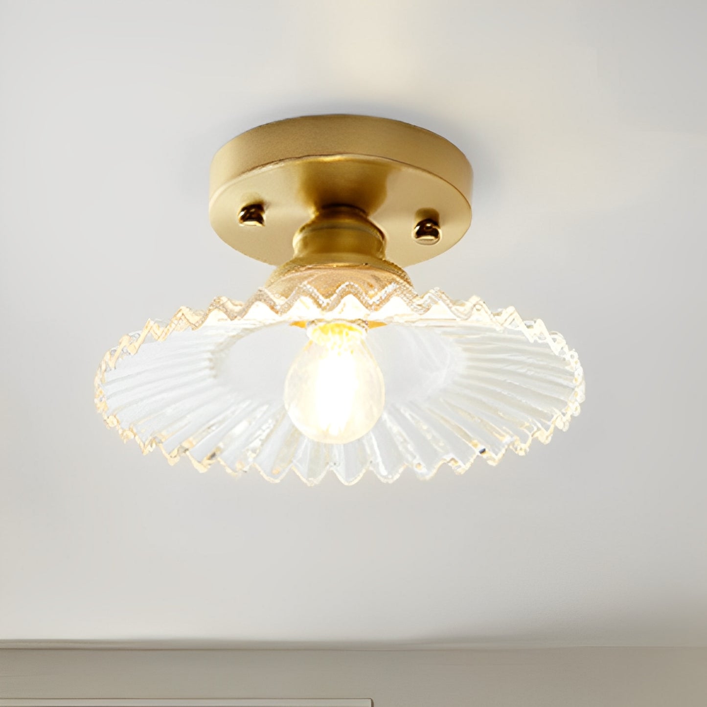 Ribella – Deckenleuchte mit geriffeltem Glas im Retro-Look