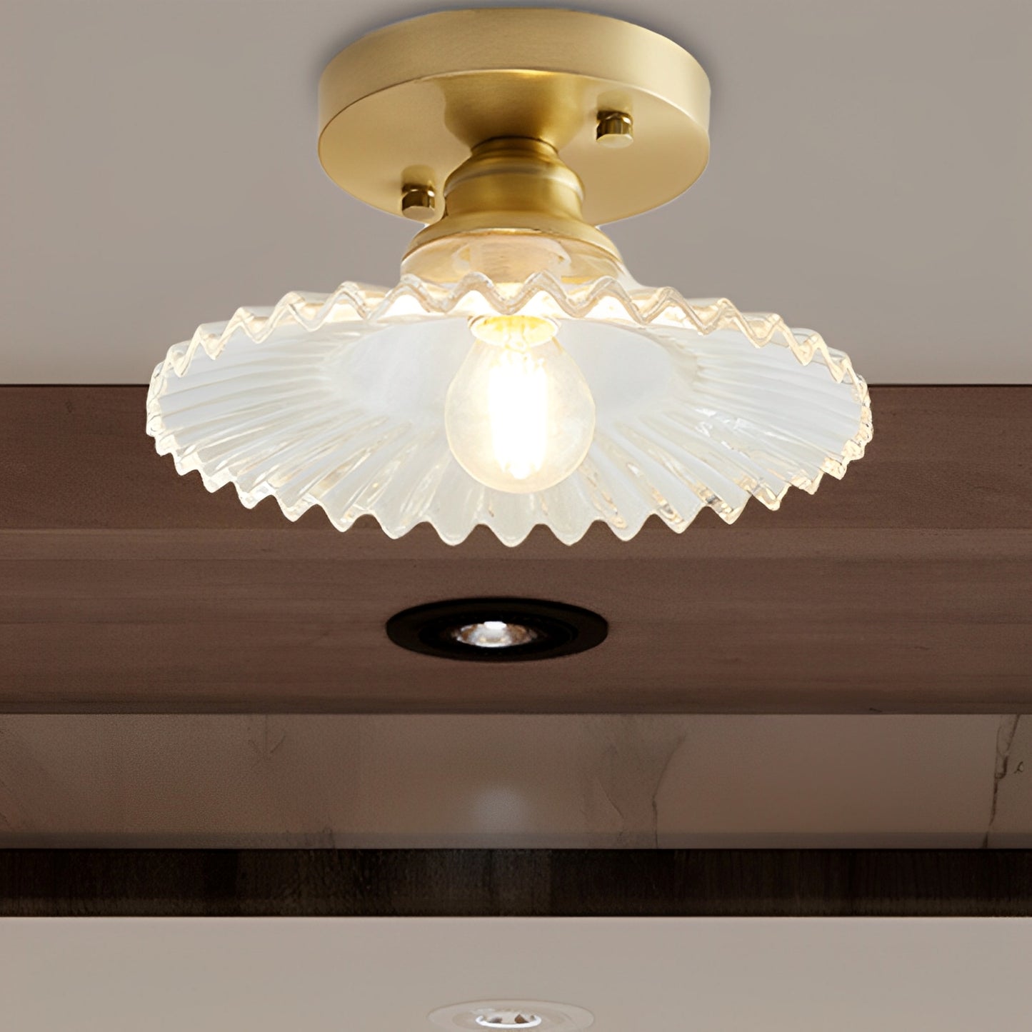 Ribella – Deckenleuchte mit geriffeltem Glas im Retro-Look