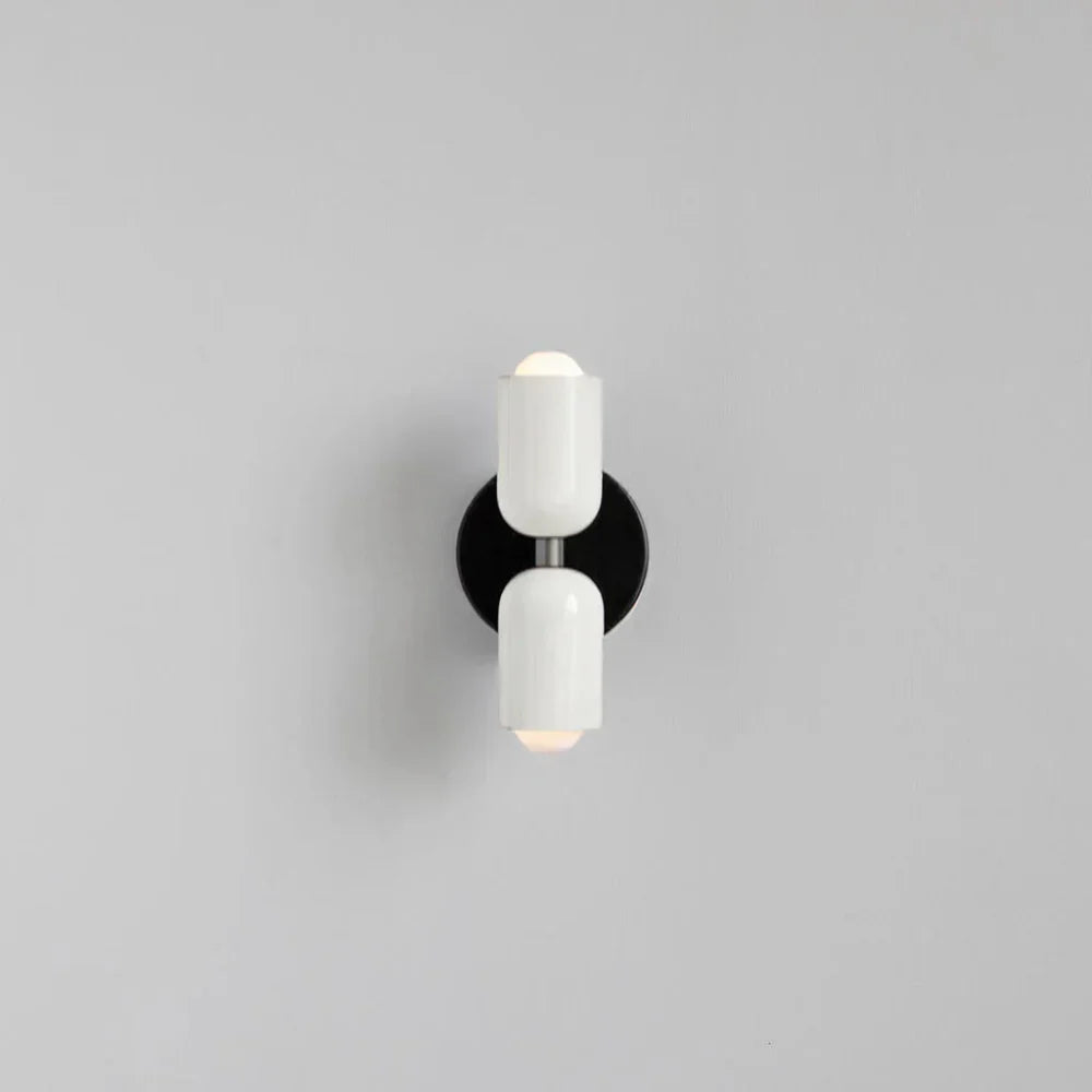 Sam – Schlichte Acryl-Wandlampe
