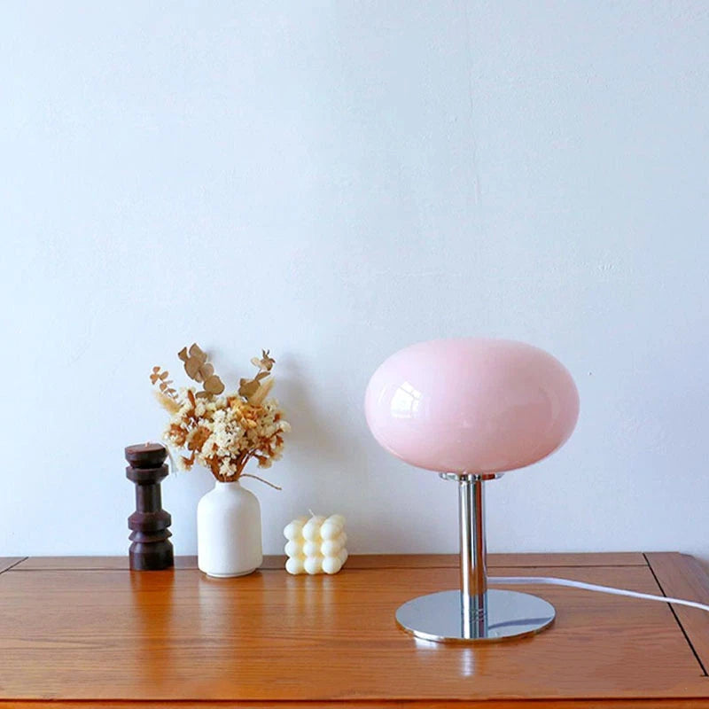 RetroPop – Farbige Tischlampe im Bauhaus-Design mit Kunst-Charakter