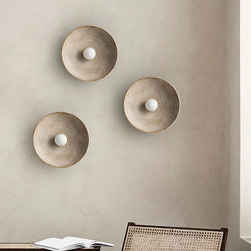 Haru – Dekorative Nachttisch-Wandlampe