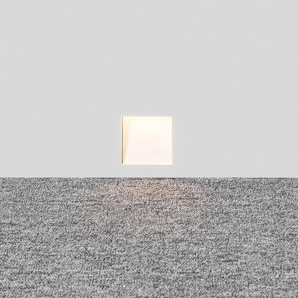 Gregor – Minimalistische Treppen-Kick-Leuchte