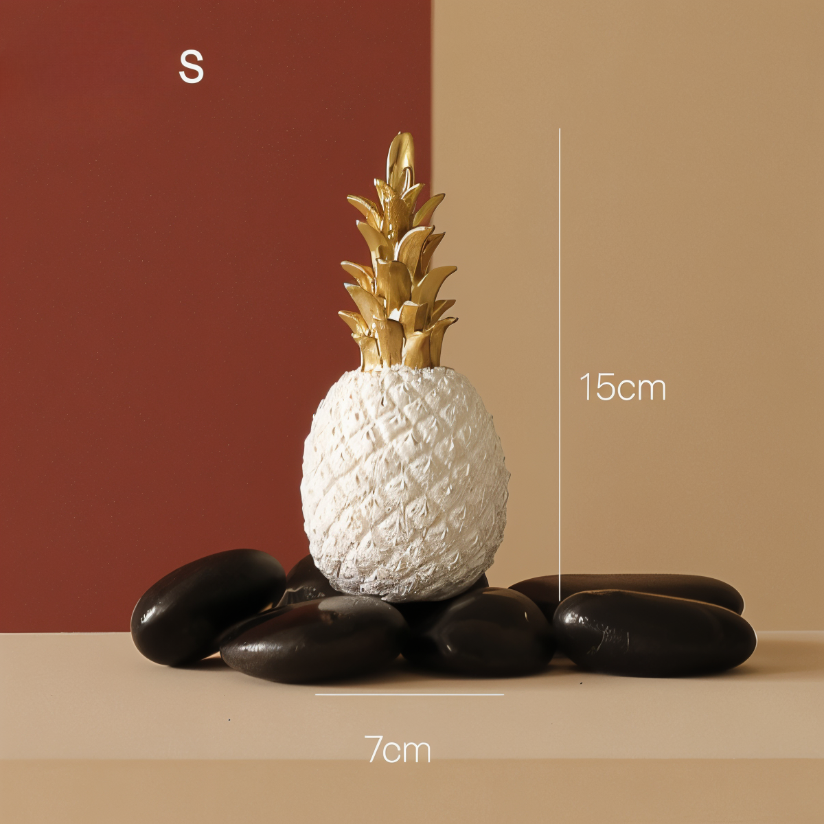 Phineas – Stilvolle Ananas-Dekoration aus Harz für sommerliche Wohnakzente