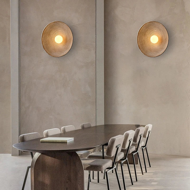 Haru – Dekorative Nachttisch-Wandlampe