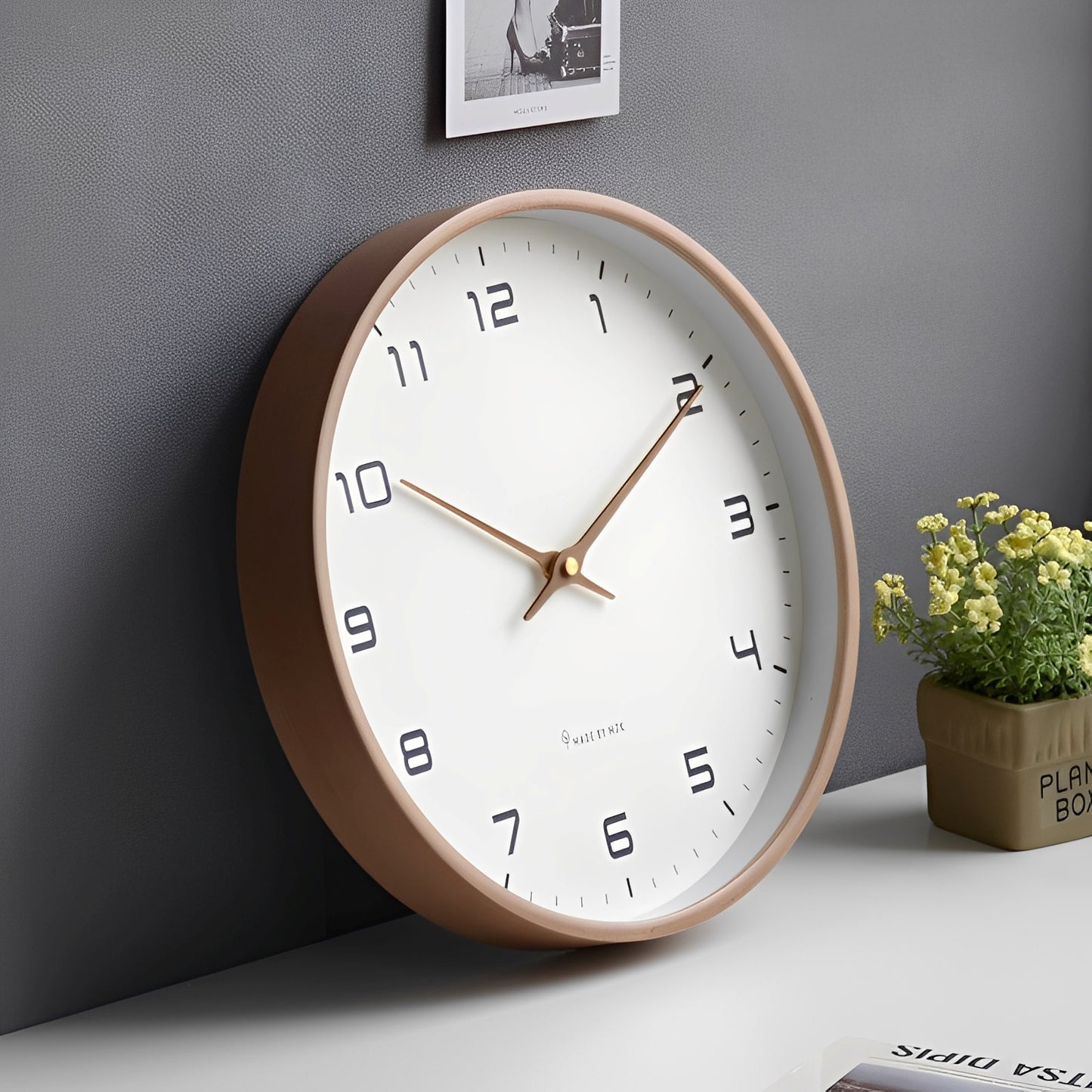 Nordik – Geräuschlose Wanduhr aus Massivholz