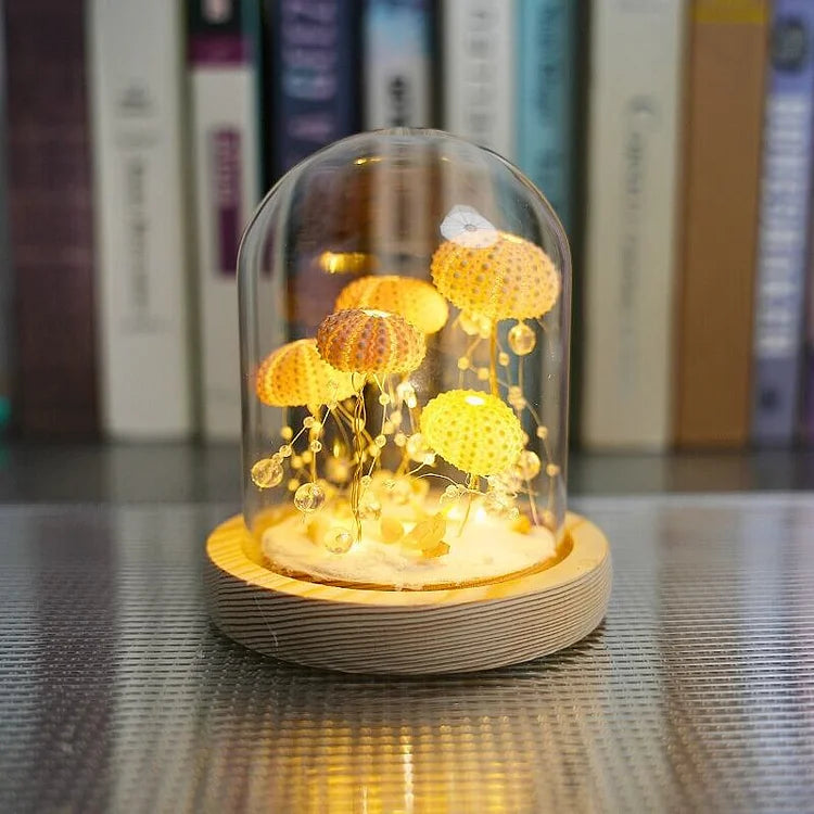Nerida – Handgefertigte Seeigel-Qualle Nachtlampe