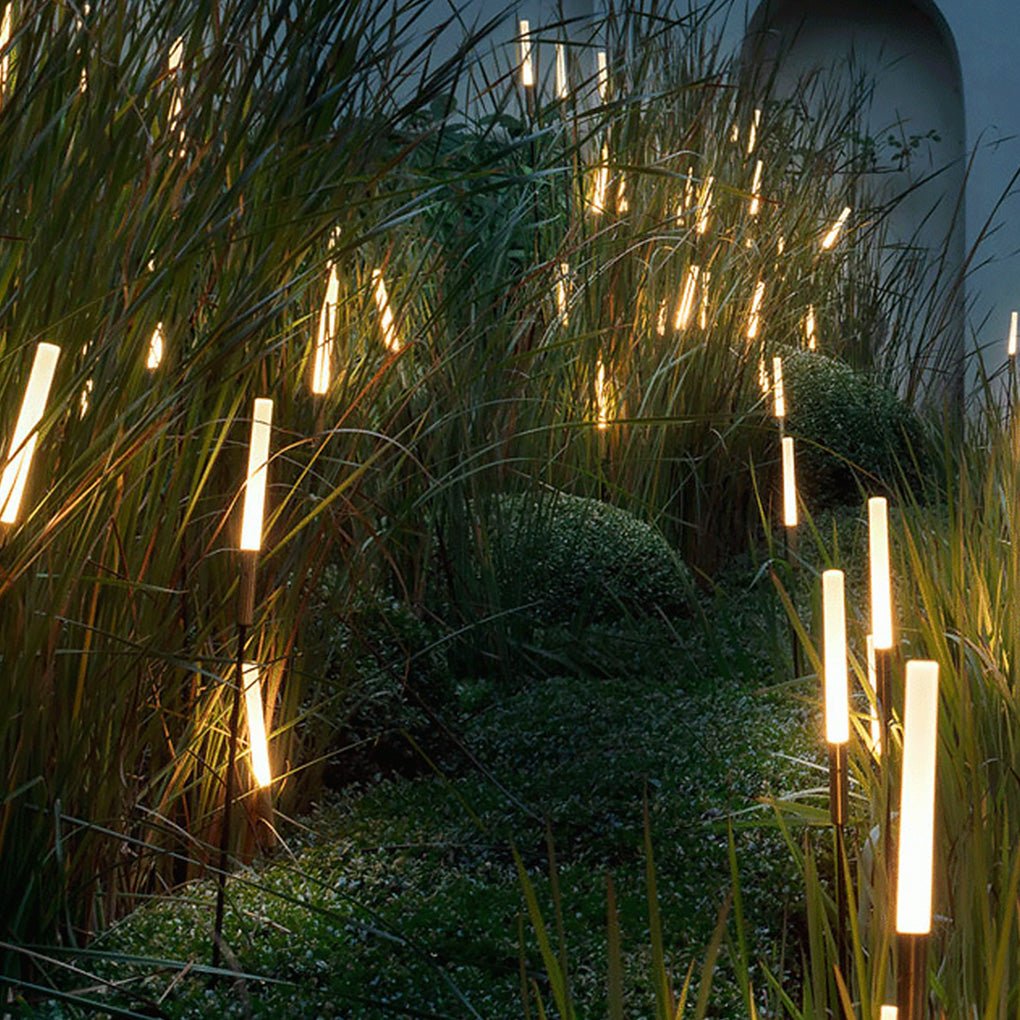 Florin – Solarbetriebene Schilfrohr-Gartenlampe