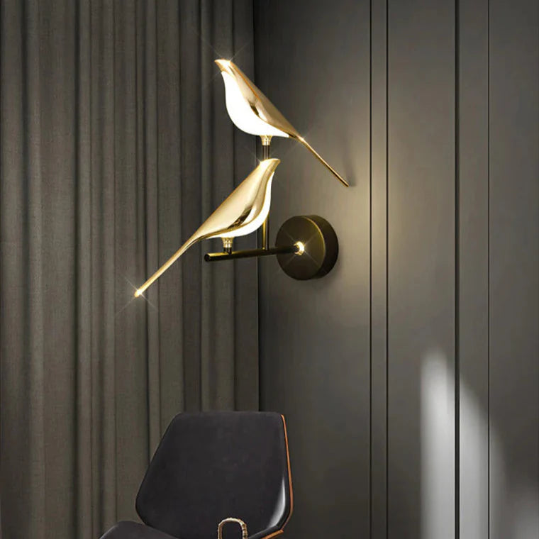 Nola – Künstlerische Vogel Wandleuchte