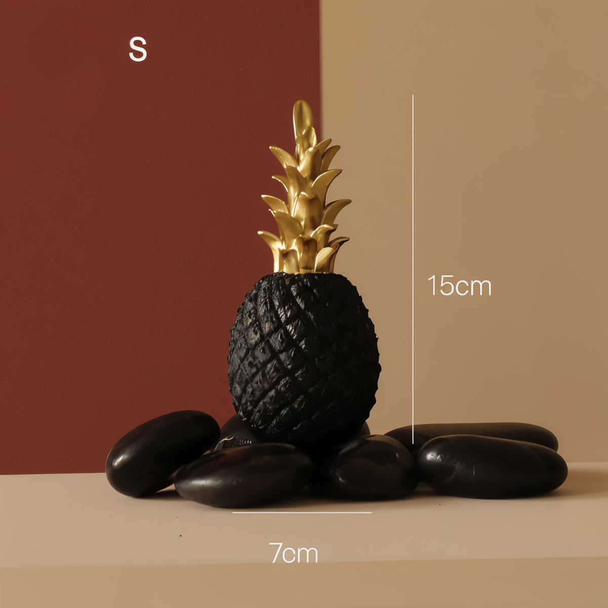 Phineas – Stilvolle Ananas-Dekoration aus Harz für sommerliche Wohnakzente