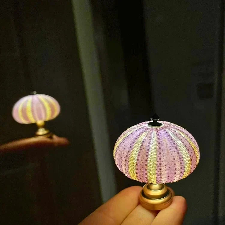 Nerida – Handgefertigte Seeigel-Qualle Nachtlampe