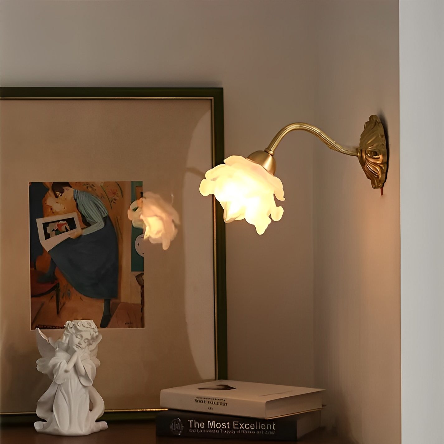 Flora – Wandlampe im Vintage-Stil mit Blüten-Glas und Kupferoptik