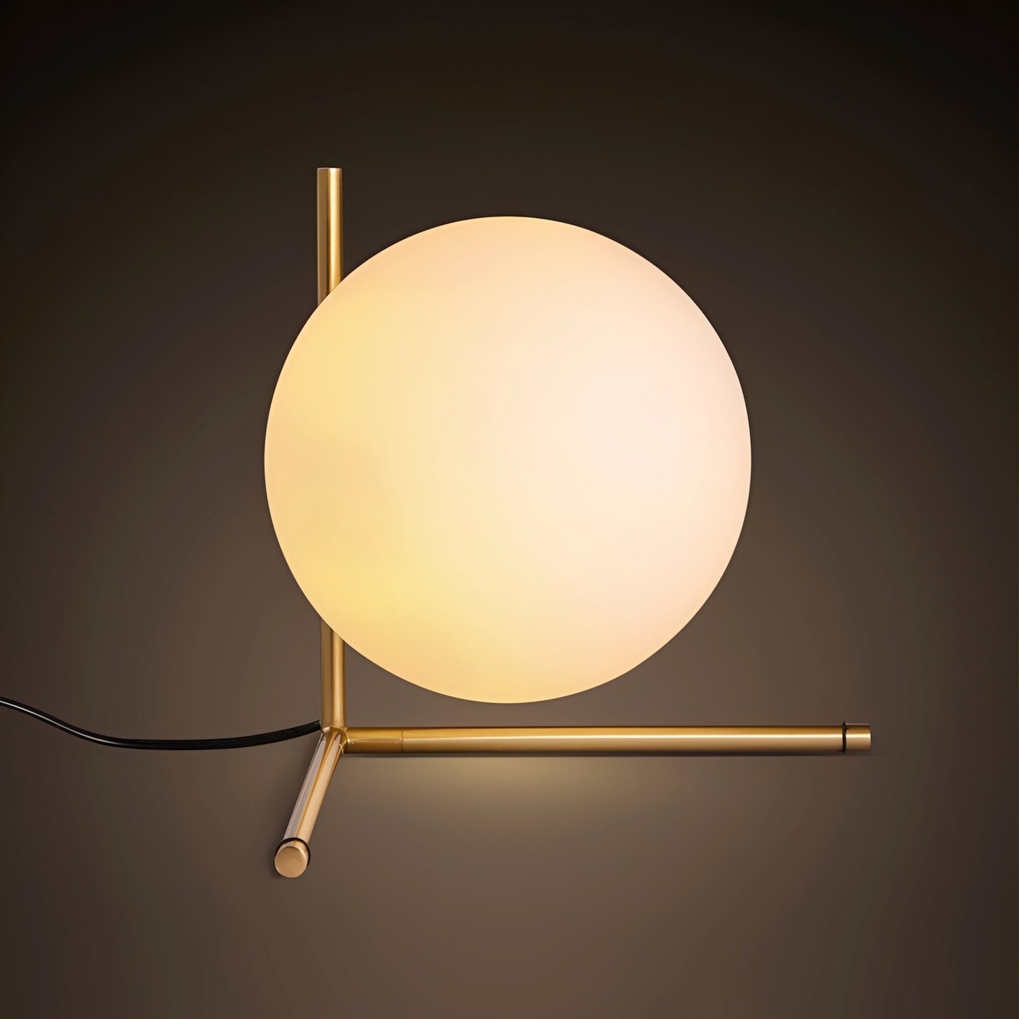 Raffy – Schlichte Glaskugel-Tischlampe